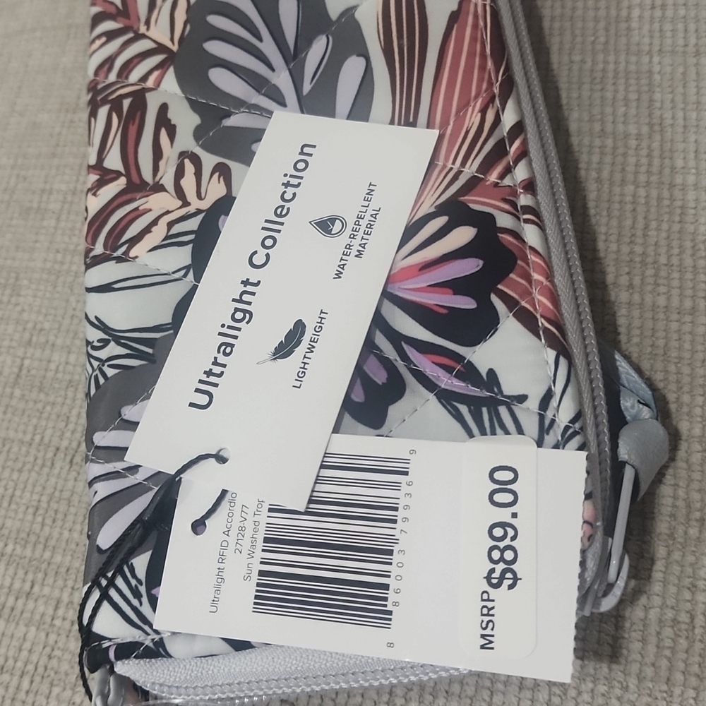 Vera Bradley RFID Accordion Wristlet - Picture 10 of 10